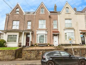 5 bedroom terraced house for sale