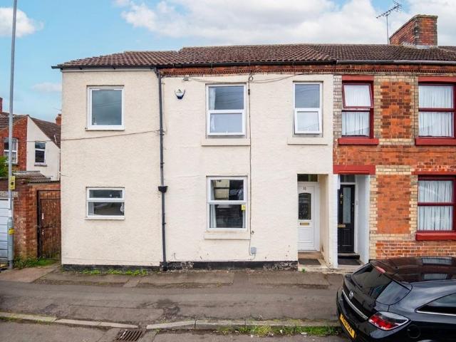 5 bedroom terraced house for sale