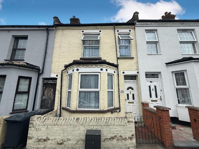 5 bedroom terraced house for sale