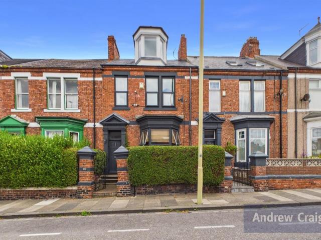 5 bedroom terraced house for sale