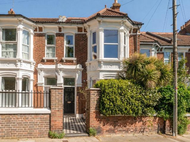 5 bedroom terraced house for sale