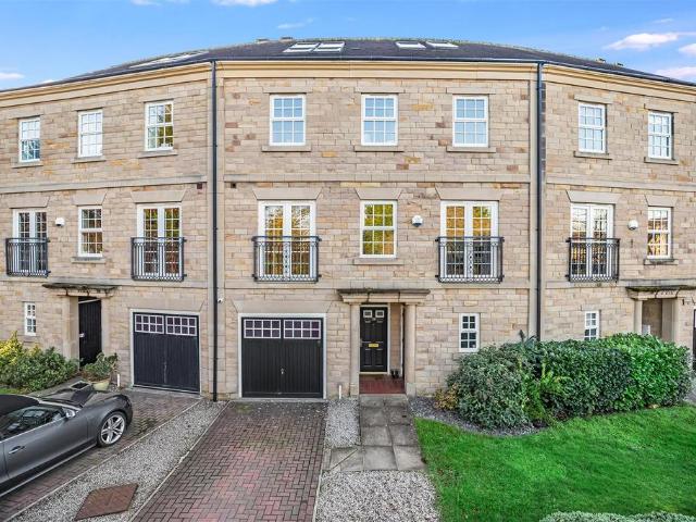 5 bedroom terraced house for sale