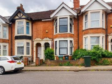 5 bedroom terraced house for sale