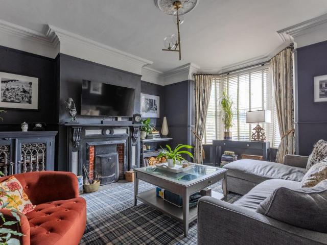 5 bedroom terraced house for sale