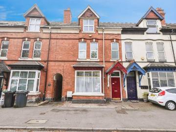 5 bedroom terraced house for sale