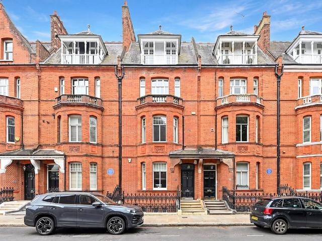 5 bedroom terraced house for sale