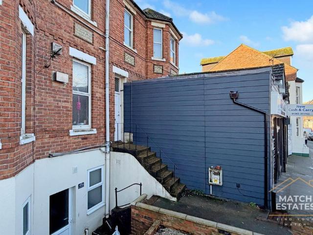 5 bedroom terraced house for sale