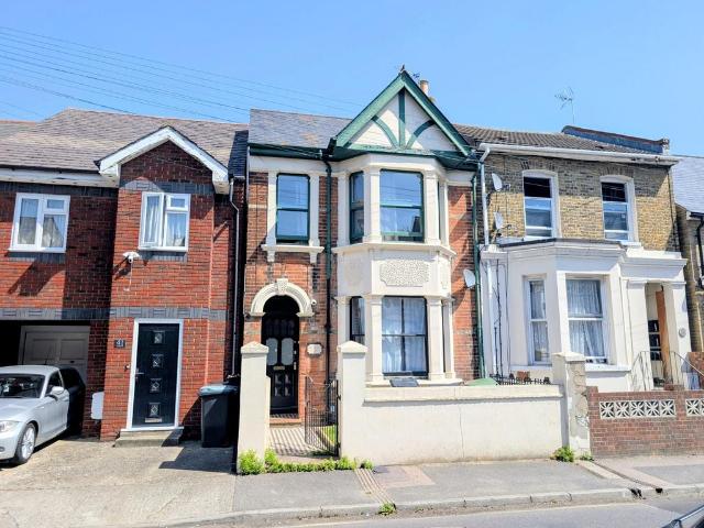 5 bedroom terraced house for sale