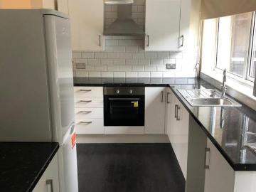 5 bedroom terraced house for sale