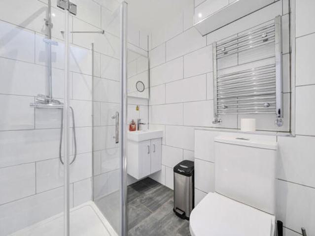 5 bedroom terraced house for sale in Hoyland Close, Peckham, London, SE15