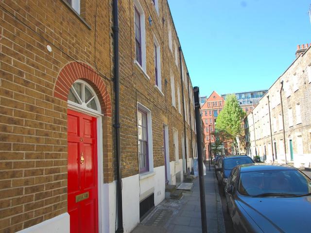 5 Bedroom Terraced House To Let in London, E1