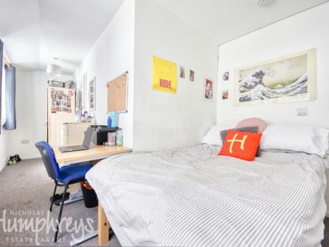 5 bedroom Terraced House To Let