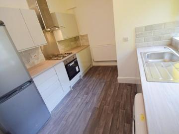 5 bedroom Terraced House To Let