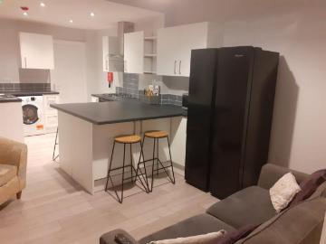 5 bedroom Terraced House To Let