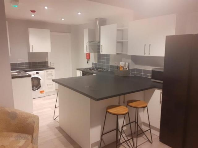 5 bedroom Terraced House To Let