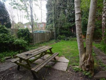 5 bedroom Terraced House To Let