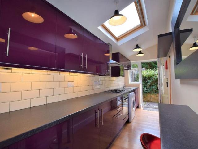 5 bedroom Terraced House To Let