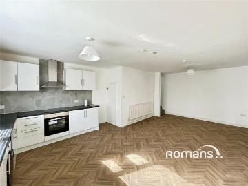 5 bedroom terraced house to rent