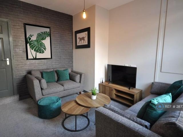 5 bedroom terraced house to rent
