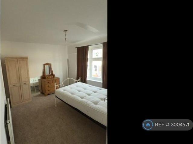 5 bedroom terraced house to rent