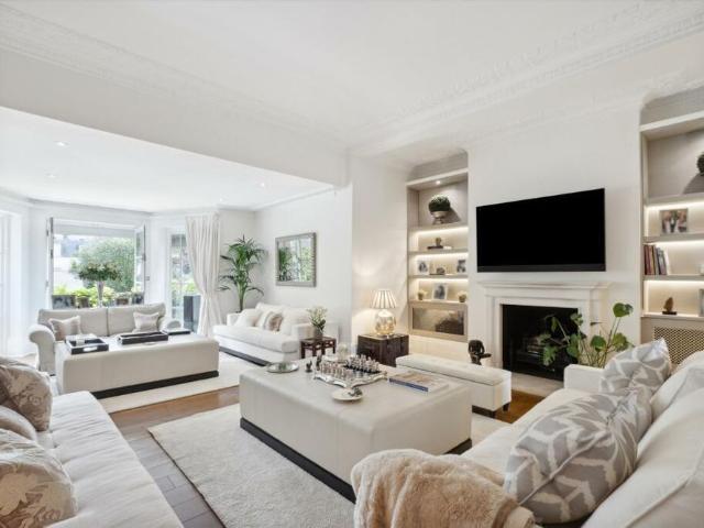 5 bedroom terraced house to rent