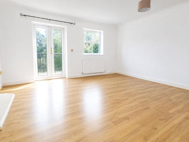5 bedroom terraced house to rent