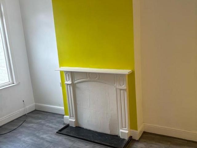 5 bedroom terraced house to rent