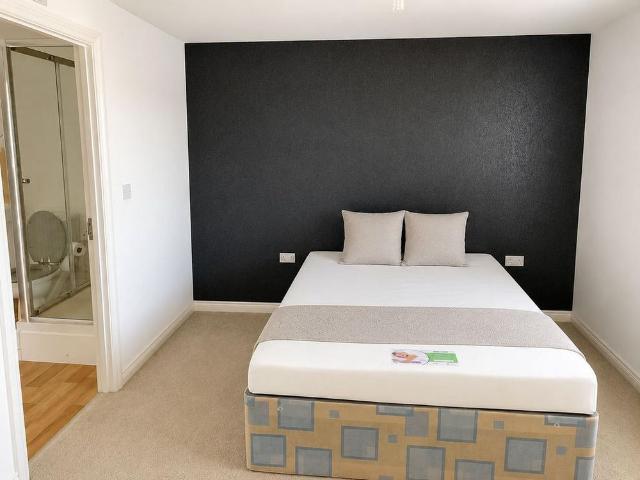 5 bedroom terraced house to rent