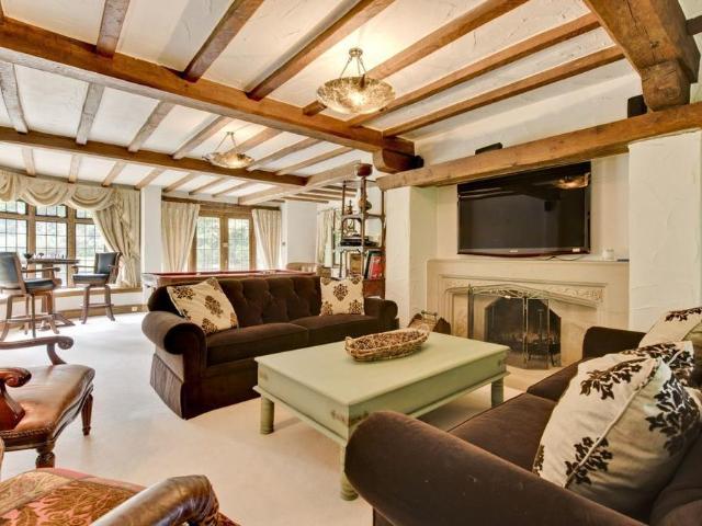 5 bedroom terraced house to rent