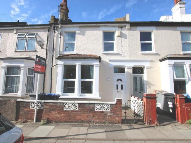 5 bedroom terraced house to rent