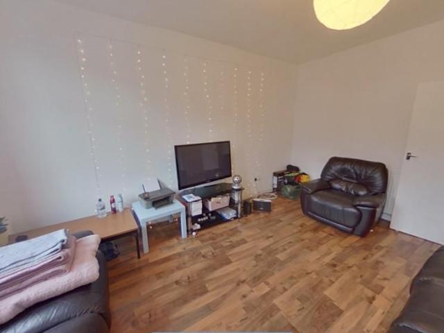 5 bedroom terraced house to rent