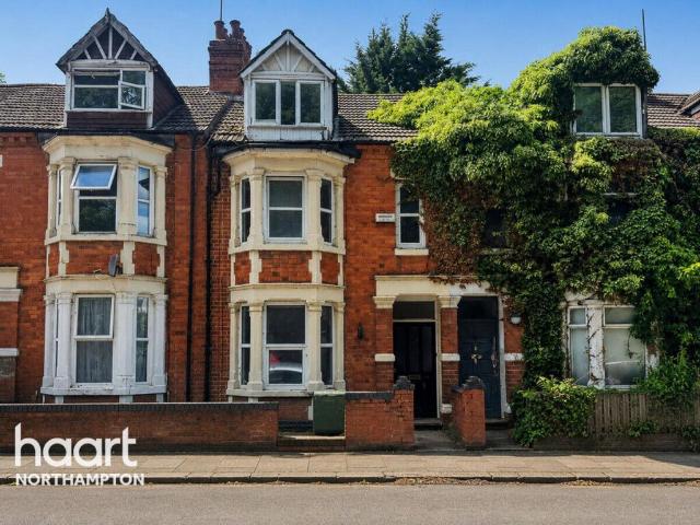 5 bedroom terraced house to rent