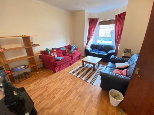 5 bedroom terraced house to rent