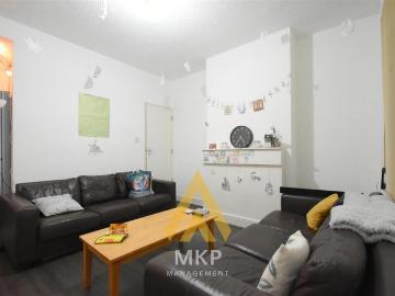 5 bedroom terraced house to rent