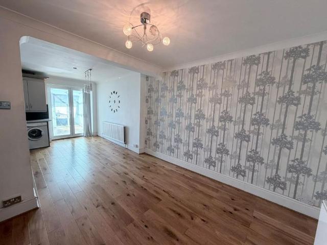 5 bedroom terraced house to rent