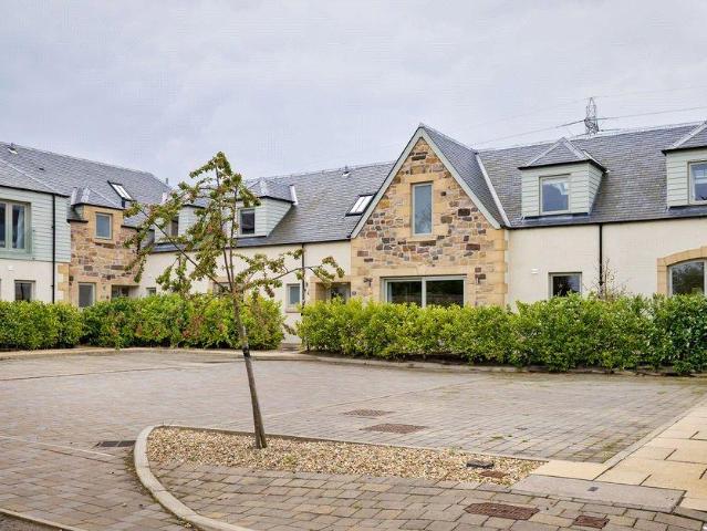 5 bedroom terraced house to rent