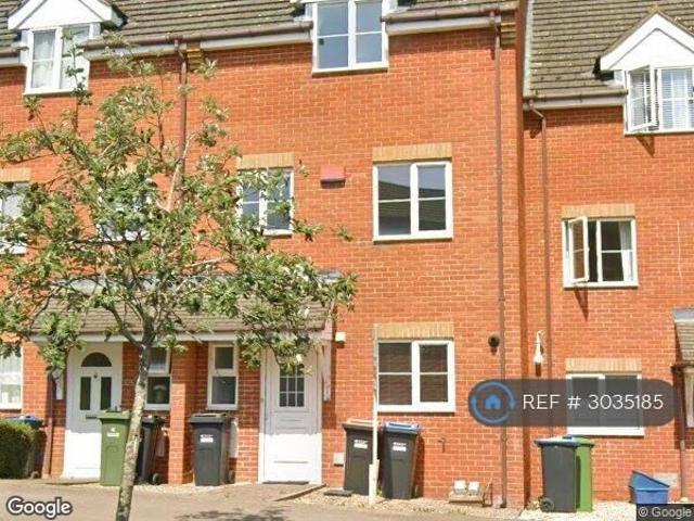 5 bedroom terraced house to rent