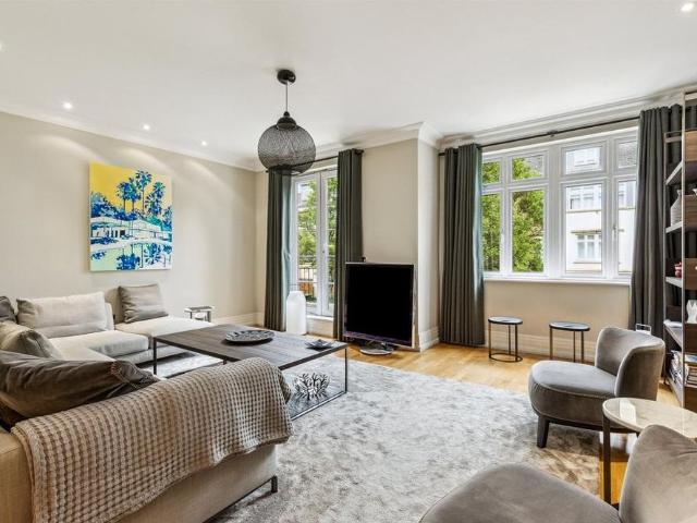 5 bedroom terraced house to rent