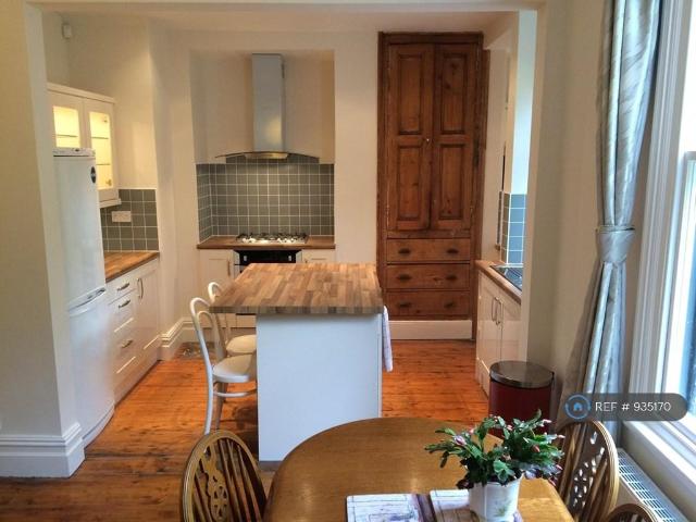 5 bedroom terraced house to rent