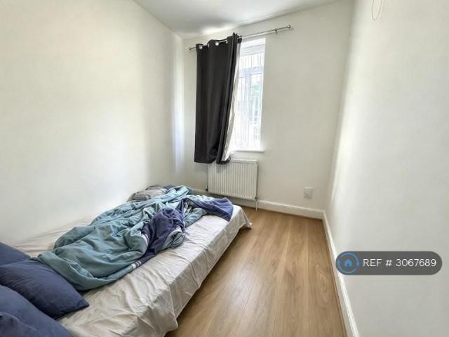 5 bedroom terraced house to rent