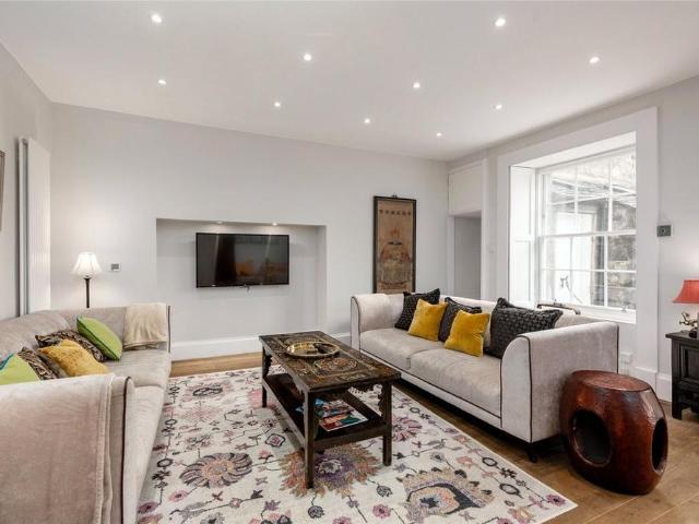 5 bedroom terraced house to rent