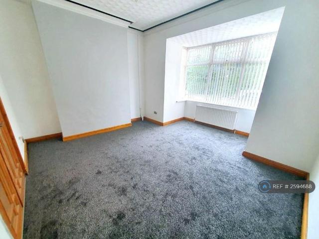 5 bedroom terraced house to rent