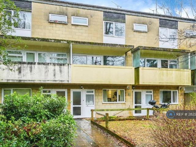 5 bedroom terraced house to rent