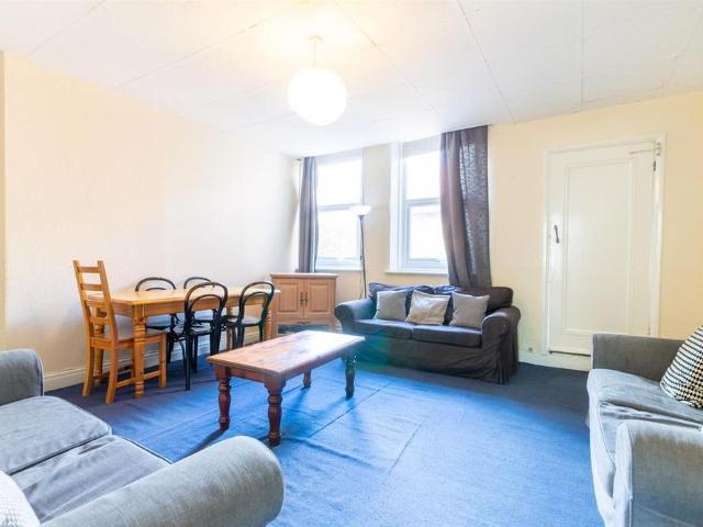5 bedroom terraced house to rent