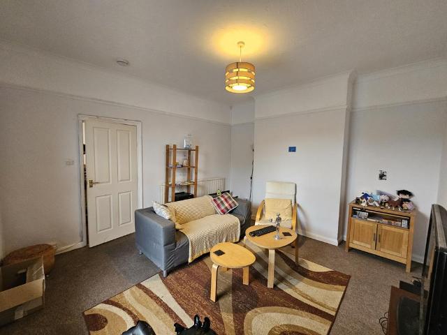 5 bedroom terraced house to rent