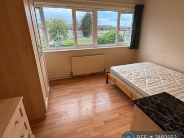 5 bedroom terraced house to rent