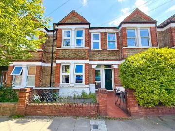 5 bedroom terraced house to rent