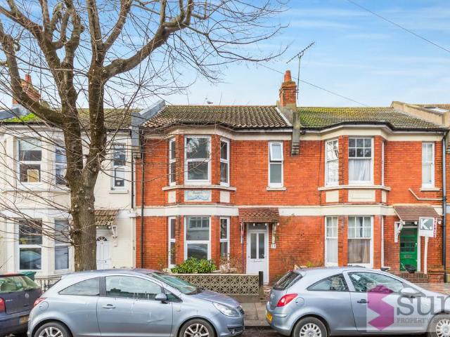 5 bedroom terraced house to rent
