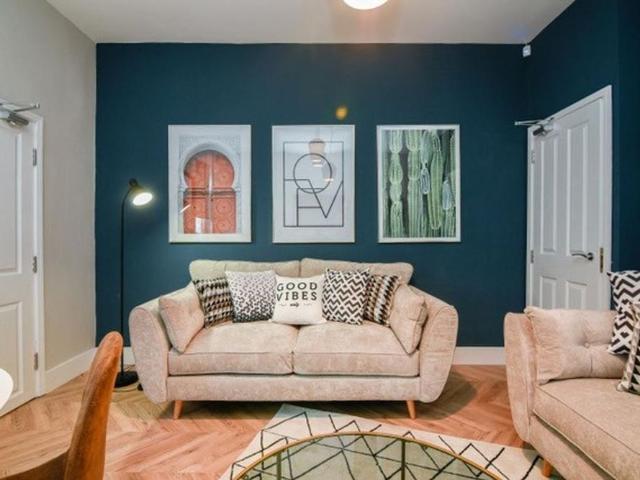 5 bedroom terraced house to rent