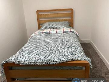 Fenland, East of England - Garden, Parking